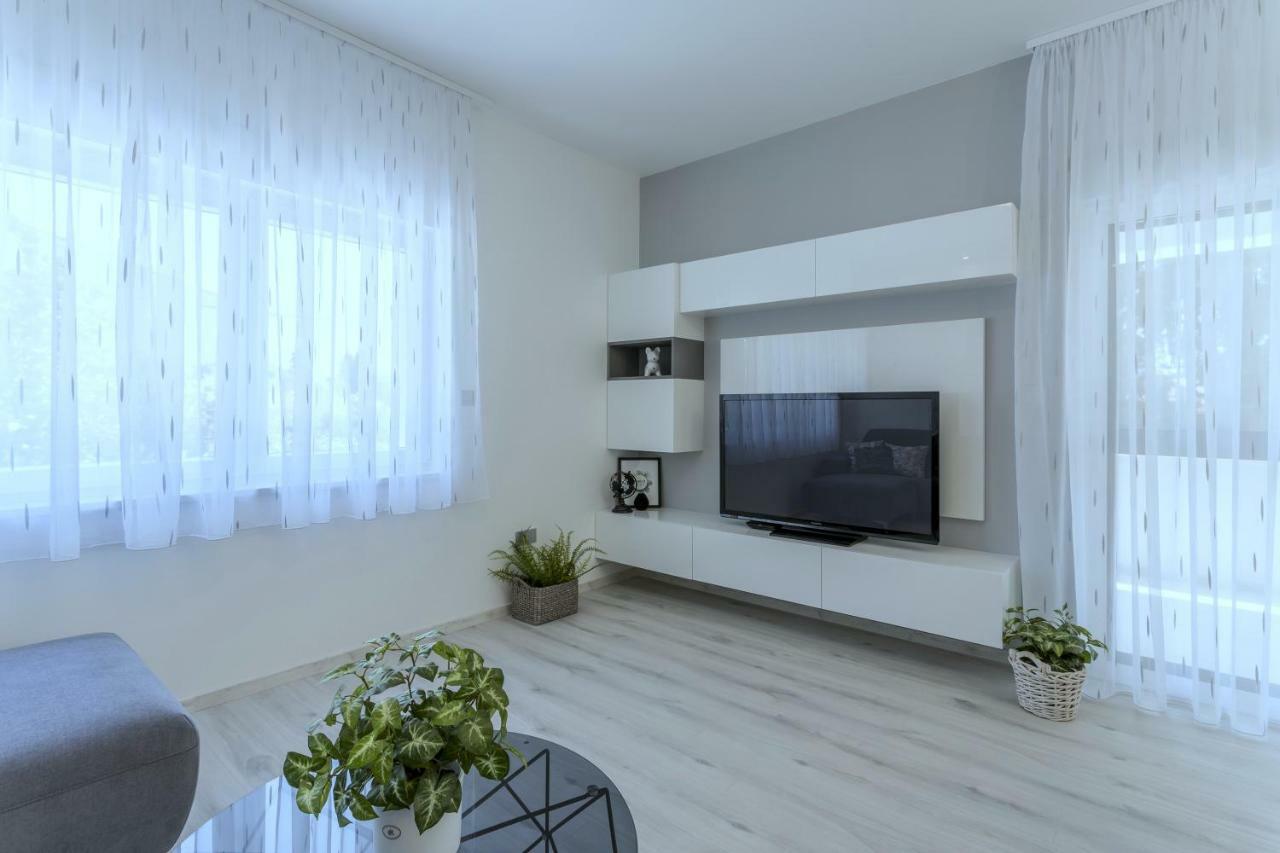 Villa Ema Kastela With Private Heated Pool المظهر الخارجي الصورة